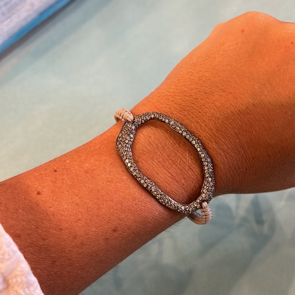 Tai Bracelet - Picture 2 of 2